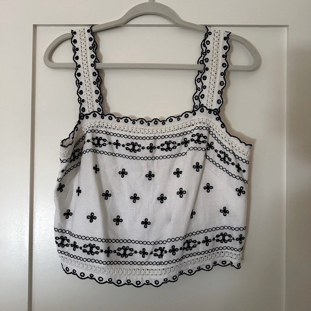 Abercrombie & Fitch Embroidered White and Black Top